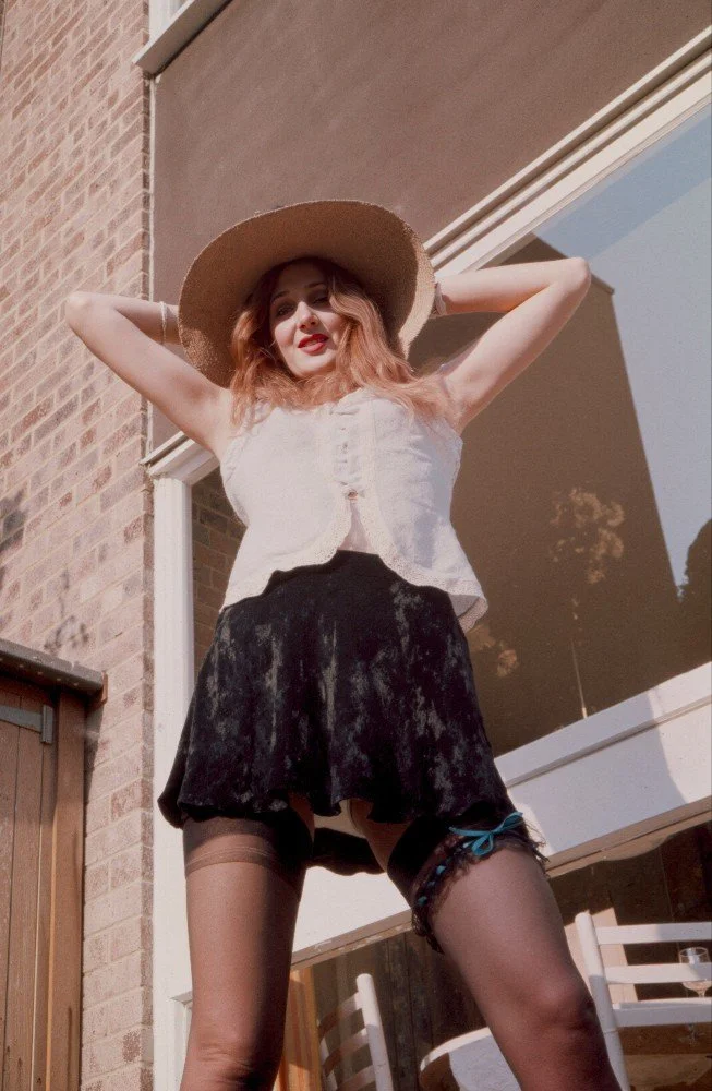 Vintage фетиш панталондарының фотосуреті Vintage фетиш панталондарының фотосуреті